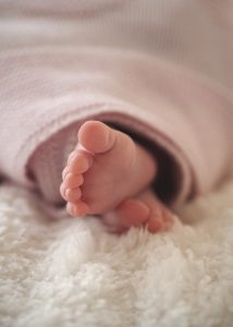 Doorslapen baby: deze tips werkten bij ons - voetje